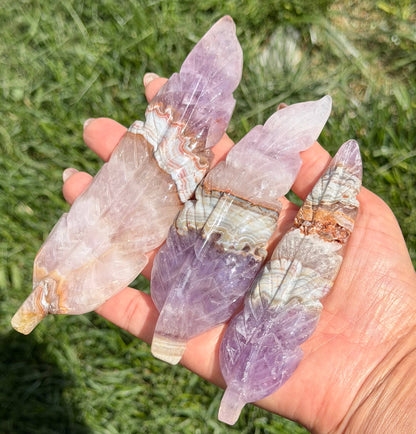 Natural Amethyst Lace Agate Feather Carving